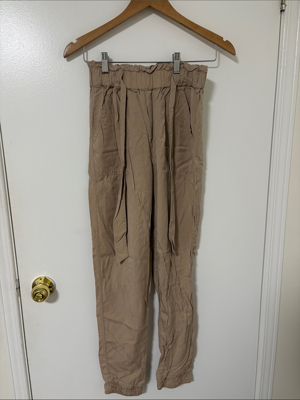 Garage women’s Tan Elastic-Waist Drawstring Chinos